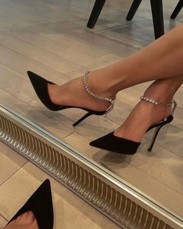 Scarpin Preto Strass Salto Alto