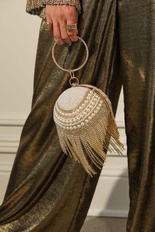 Clutch Redonda Pérola e Strass