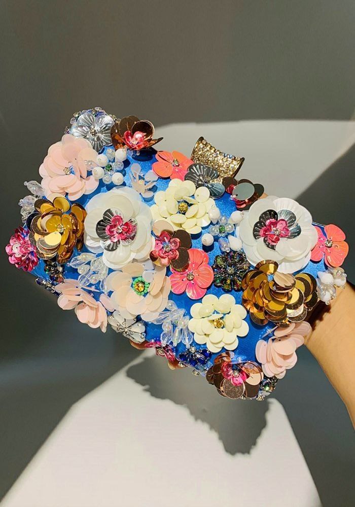 Clutch Flor e Strass